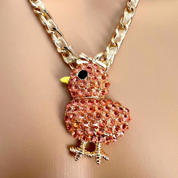 New Betsey Johnson Chicken Chick Necklace - Picture 3 of 9